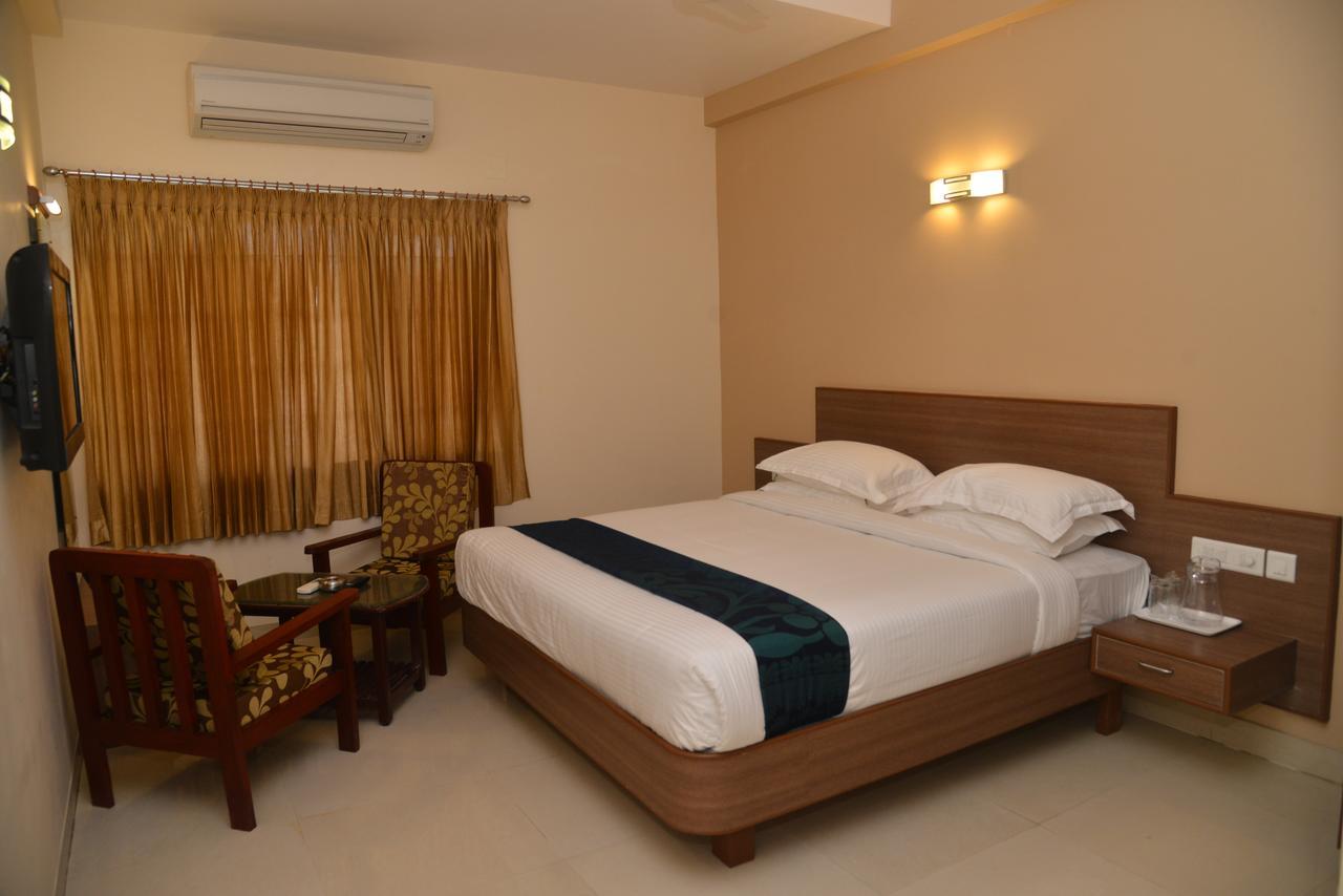 Sri Balaji Hotels Tiruchengodu 外观 照片